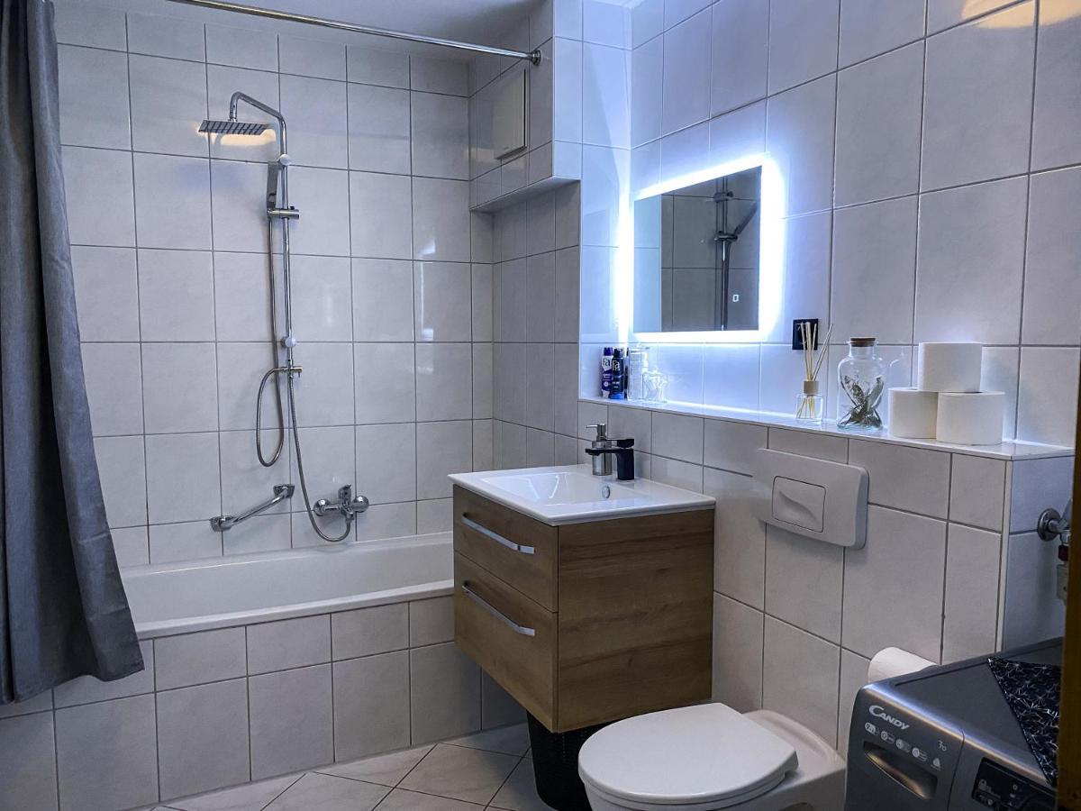 Wohlfuehl-Apartment Mit Kostenfreier Tiefgarage, Wifi & Terrasse Lipsko Exteriér fotografie