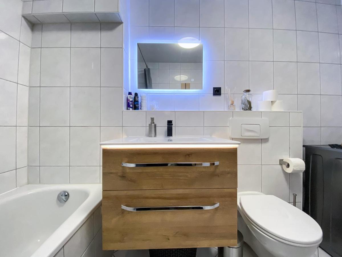 Wohlfuehl-Apartment Mit Kostenfreier Tiefgarage, Wifi & Terrasse Lipsko Exteriér fotografie
